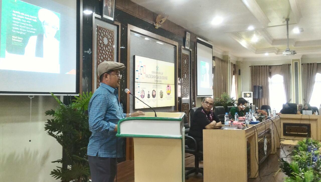 Nasrullah saat menjadi narasumber workshop kurikulm fdik 2022