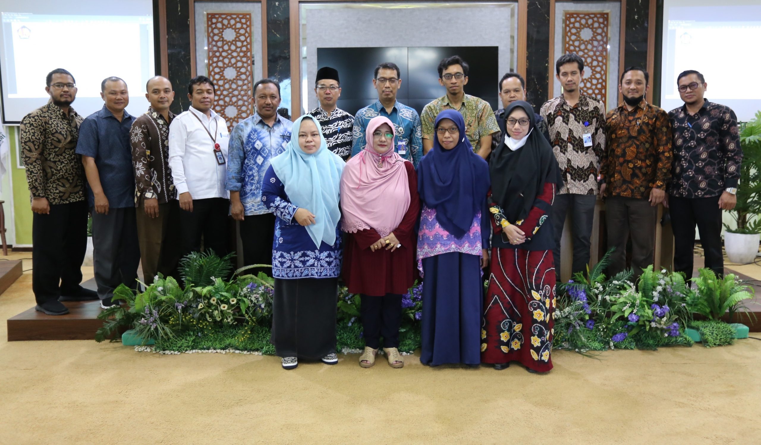 Foto Bersama Perwakilan Ditjen Anggaran Kemenkeu RI dari Jakarta