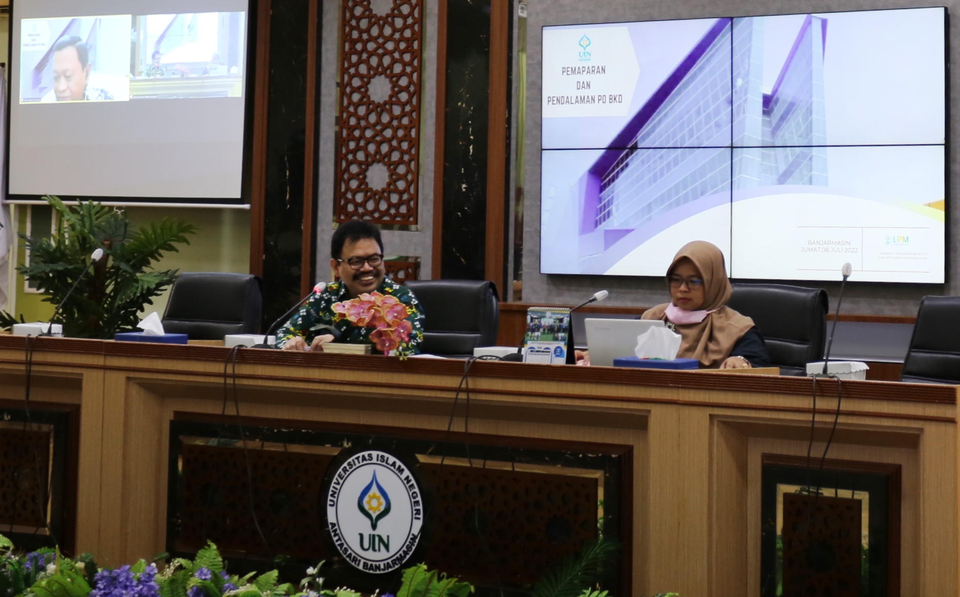 Rektor UIN Antasari Didampingi Sekretaris LPM Berdialog dengan Prof. Eko via Daring