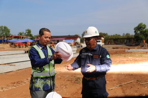 Wakil Rektor Bidang AUPK UIN Antasari turut hadir di lokasi pembangunan Asrama Putri Kampus 2