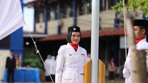 Petugas pengibar bendera di Upacara HUT ke-77 RI (Foto-Humas-Yulida Rifani)