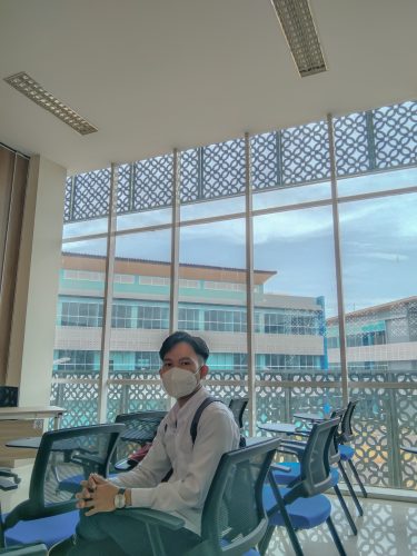 Berlianas Abdillah sedang bersiap kuliah di kampus baru (Foto-Berlianas Abdillah untuk Humas) - edit