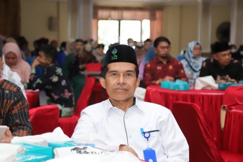 Karo Administrasi Akademik, Kemahasiswaan, dan Kerja Sama Drs. H. Rijalul Faqih, M.Si. saat menghadiri pembukaan BUAF ke-6 (Foto-Humas-Yulida Rifani)