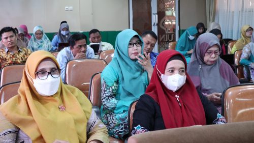 Para Dosen UIN Antasari antusias mengikuti Pelatihan Penelitian Berbasis Gender (Foto-Humas-Achmad Magfur)