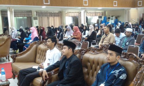 Perwakilan Dema, pengurus UKM LPPQ UIN Antasari dan para mahasiswa hadiri Seminar Qur'ani Nasional (Foto-Humas-Achmad Magfur0
