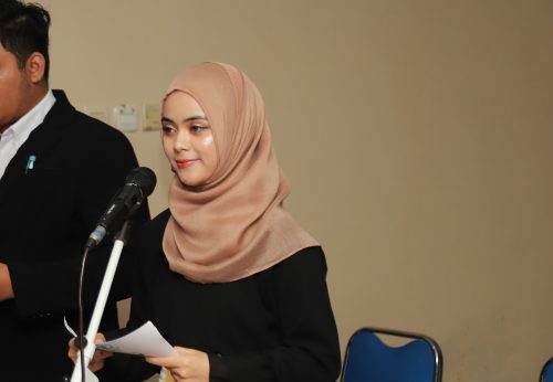 Perwakilan Putri Antasari Siti Salwa saat menjadi pemandu acara (Foto-Humas-Yulida Rifani)