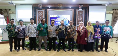 Foto bersama para pimpinan UIN Antasari dengan Direktur Kelembagaan Kemendikbudristek RI (Foto-Humas-Hadi Rustami)