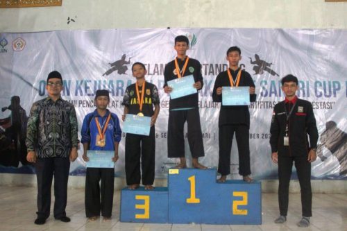 Para juara cabang lomba tanding Kelas A Putra (Foto:UKM-BD PSHT untuk Humas)