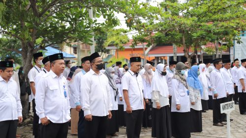 Seluruh pegawai UIN Antasari mengikuti Upacara Hari Kesaktian Pancasila 2022 (Foto-Humas-Yulida Rifani)