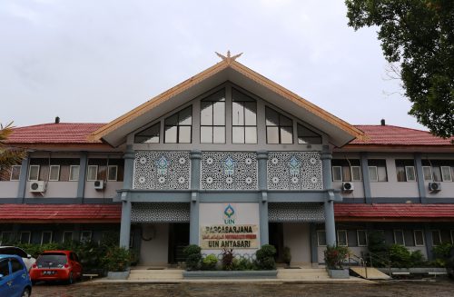 Gedung Pascasarjana UIN Antasari di Kampus 1 Banjarmasin (Foto-Humas-Achmad Magfur)