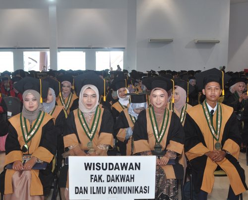 Para wisudawan dan wisudawati dari Fakultas Dakwah dan Ilmu Komunikasi (Foto-Humas)