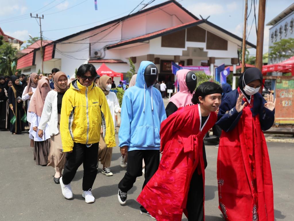 Penampilan budaya Korea Selatan di Festival Budaya (Foto-Humas-Hadi Rustami) - kompres