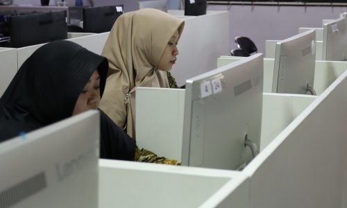 Tim dari Pascasarjana sedang serius mengikuti asesmen lapangan (Foto-Humas-Achmad Magfur)