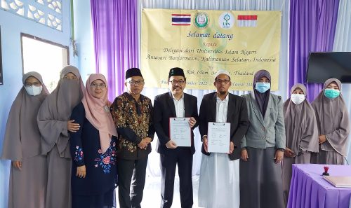 Foto bersama pimpinan UIN Antasari dengan manajemen RAK Islam School Thailand (Foto:Muhammad Sandi Rosyadi)