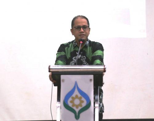Ketua LPM UIN Antasari Dr. Syaugi Mubarak Seff, M.A. sedang menyampaikan laporan panitia (Foto:Humas/Hadi Rustami)