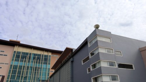 Masjid Kampus 2 UIN Antasari yang menyatu dengan Gedung Perpustakaan (Foto:Humas/Achmad Magfur)