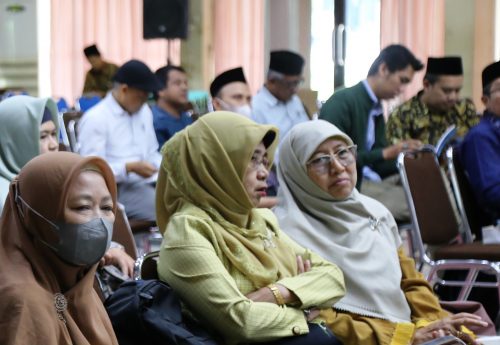 Para dosen sedang mengikuti sosialisasi Aplikasi BKD terbaru (Foto:Humas/Hadi Rustami)