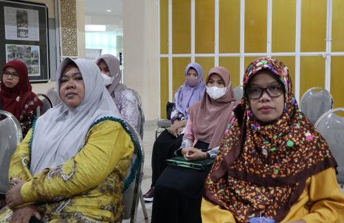 Para dosen seksama mendengarkan arahan Rektor UIN Antasari (Foto-Humas-Achmad Magfur)