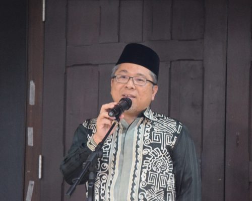Rector Universiti Sultan Sharif Ali Brunei Darussalam Dr. H. Norarfan bin H. Zainal saat menyampaikan kesannya mengikuti AIUA di Banjarmasin (Foto-Humas-Hadi Rustami)