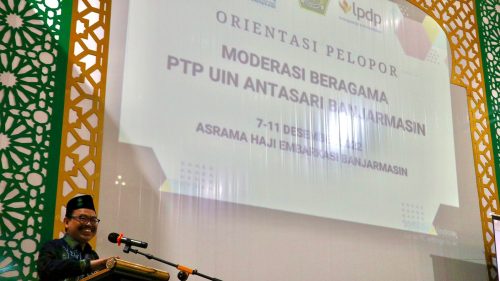 Rektor UIN Antasari turut menjadi narasumber di Orientasi Moderasi Beragama (Foto-Humas-Achmad Magfur)