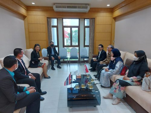 Rombongan UIN Antasari Banjarmasin disambut hangan jajaran pimpinan PNU Thailand (Foto:Muhammad Sandi Rosyadi)