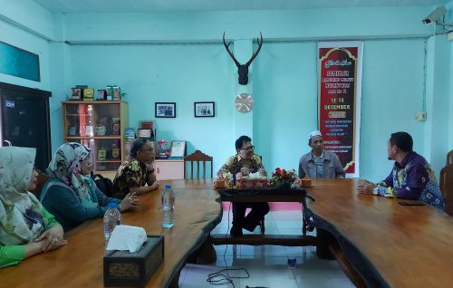 Rombongan UIN Antasari Banjarmasin disambut pengelola Muzium Manuskrip Al-Qur'an Narathiwat Thailand (Foto:Muhammad Sandi Rosyadi)