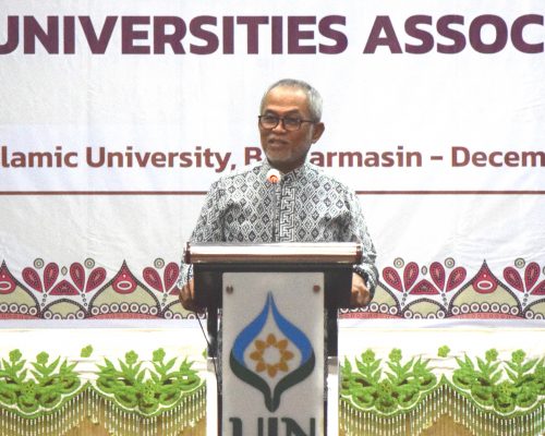 Sekjen AIUA Tan Sri Prof. Dato' Dr. Nordin bin Kardi saat memberikan sambutan (Foto-Humas-Hadi Rustami)