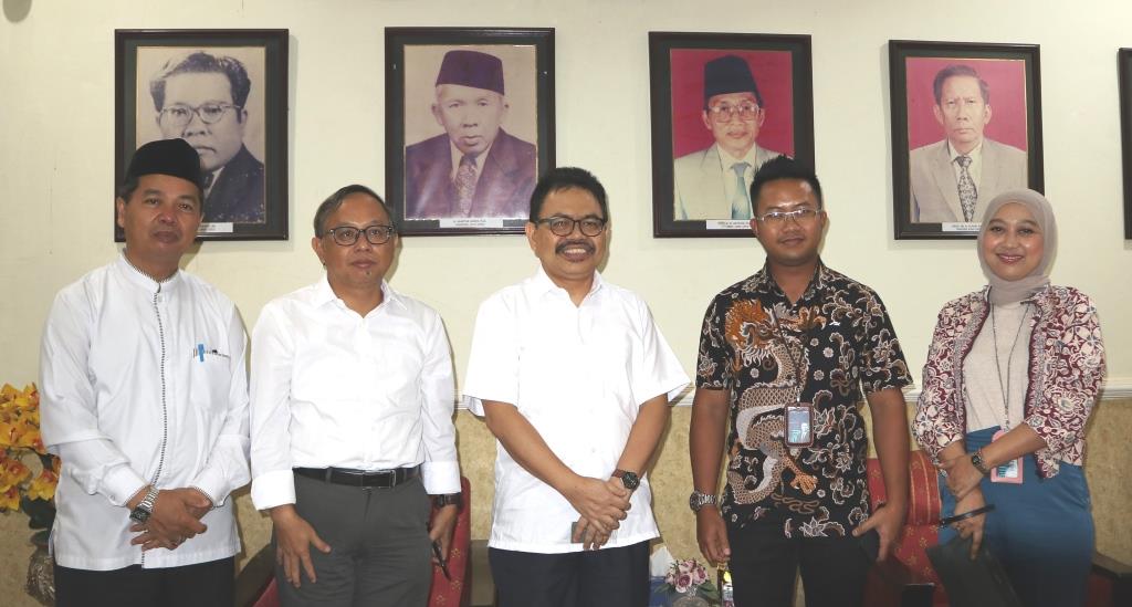 Foto bersama Pimpinan UIN Antasari dengan Pimpinan BRI Cabang Samudera (Foto:Humas/Achmad Magfur)