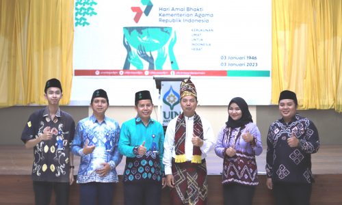 Foto bersama panitia dari UTIPD dengan Wakil Rektor Bidang AUPK (Foto:Humas/Yulida Rifani)