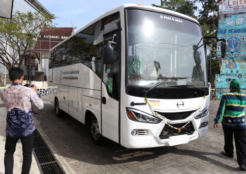 Penampakan bus baru UIN Antasari Banjarmasin (Foto:Abdussalam)