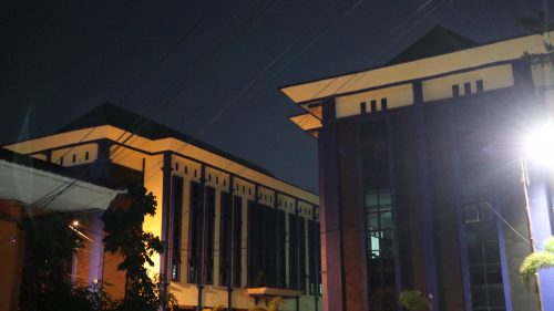 Suasana malam gedung-gedung kampus 1 UIN Antasari (Foto:Humas/Achmad Magfur)