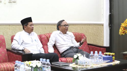 Wakil Rektor UIN Antasari Bidang AUPK Dr. H. Akhmad Sagir, M.Ag. dan WR Bidang Kemahasiswaan & Kerja Sama Dr. Irfan Noor, M.Hum. (Foto:Humas/Achmad Magfur)