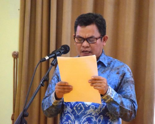 Yudi, S.Ag., M.M. saat membacakan SK Menag RI Pengangkatan 9 Koordinator Pusat di UIN Antasari (Foto:Humas/Hadi Rustami)