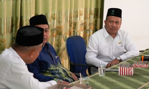 Humas UIN Antasari Ali Akbar, S.Ag., M.Pd.I. saat menjadi moderator (Foto:Mikwa/Rakhmad Rizkiansyah)