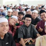 Para mahasantri bergembira mengikuti program pemondokan (Foto:Humas/Achmad Magfur)