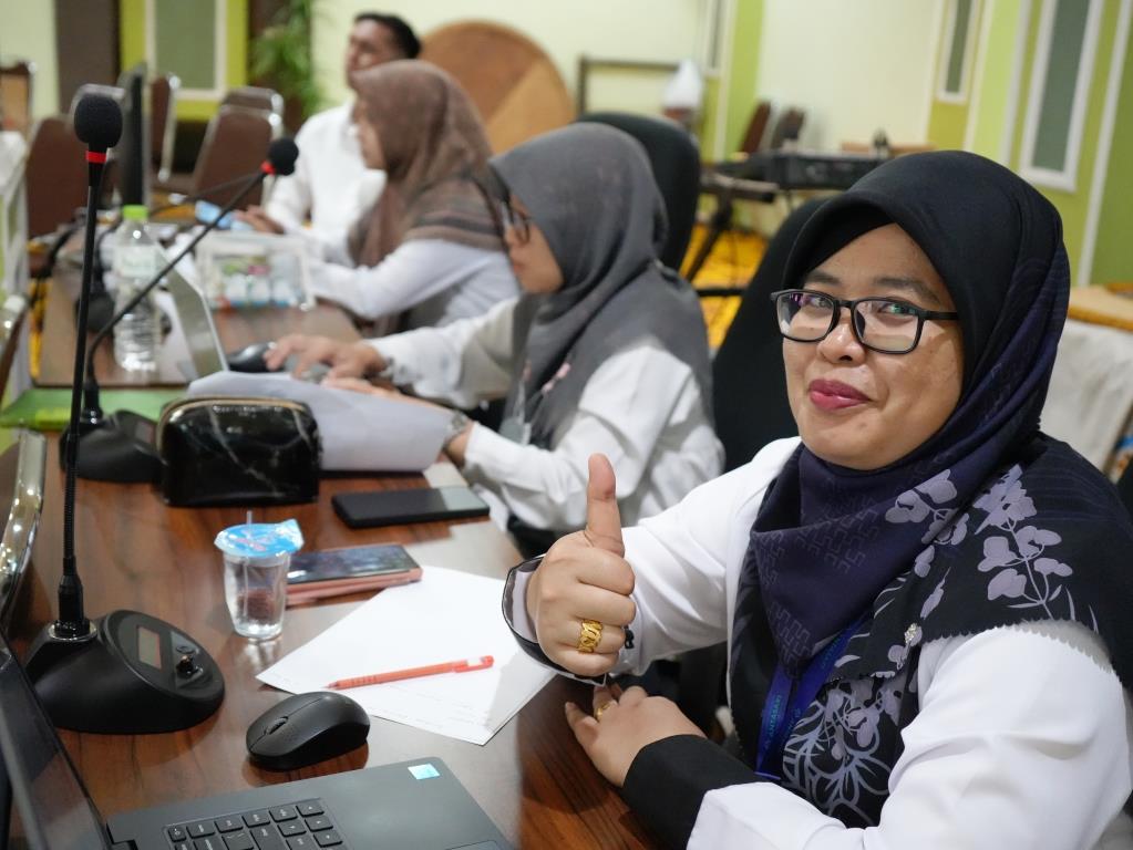 Para pegawai UIN Antasari antusias mengikuti acara (Foto:Humas/Hadi Rustami)