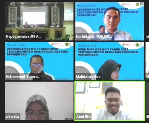 Pranata Komputer Ahli Muda UIN Antasari Abdi Rifan Husna, S.T. saat berdialog di acara sosialisasi (Foto:Tangkapan layar YouTube)