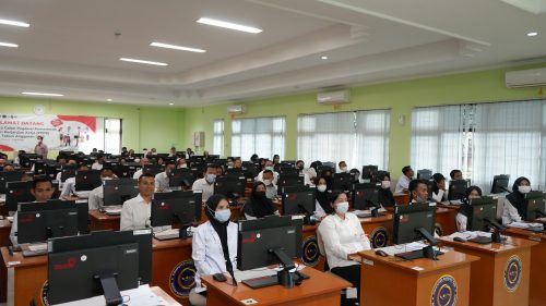 Ada 100 pelamar yang mengikuti CAT per sesi (Foto:Humas/Hadi Rustami)