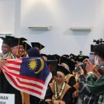 Hafizul Akhtar, berbangga menjadi keturunan Banjar Malaysia pertama yang diwisuda di UIN Antasari (Foto:Humas/Achmad Magfur)