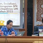 Ketua LP2M UIN Antasari Dr. M. Zainal Abidin, M.Ag. (kiri) bersama Koordinator Pusat Penelitian Dr. Adi Ansari, M.Pd.I. (kanan) saat memimpin acara (Foto:Tim LP2M)