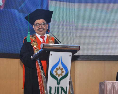 Rektor UIN Antasari Prof. Dr. H. Mujiburrahman, M.A. saat memberikan sambutan (Foto:KKSP/Fauji)