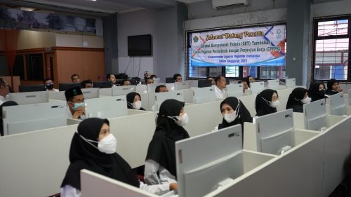 Laboratorium UTIPD UIN Antasari menjadi salah satu titik lokasi SKTT CPPPK Kemenag 2023 (Foto:Humas/Hadi Rustami)