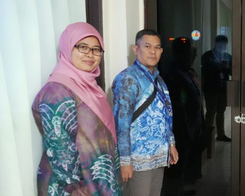 Mufidatun Nisa, S.Th.I., M.Fil.I., Analis Kepegawaian Ahli Muda UIN Antasari (kiri) saat berada di Kantor BKN Banjarbaru, 26 Maret 2023 (Foto:Humas/Hadi Rustami)