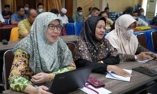 Para perwakilan dosen se-Kalimantan saat mengikuti sosialisasi Permenpan RB Nomor 1 Tahun 2023 di UIN Antasari Banjarmasin (Foto:Humas/Hadi Rustami)