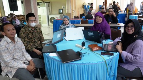 Para peserta se-Kalimantan mengikuti sosialisasi Peraturan Baru Jabatan Fungsional di Kampus 1 UIN Antasari Banjarmasin (Foto:Humas/Hadi Rustami)