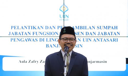 Rektor UIN Antasari Prof. Dr. H. Mujiburrahman, M.A. saat memberikan sambutan (Foto:Humas/Yulida Rifani)