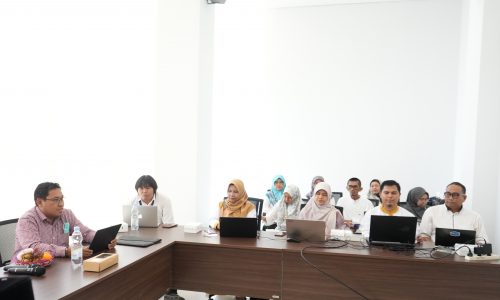 Auditor ISO Ahmad Rudyanto, M.T. saat berdialog dengan jajaran Fakultas Dakwah dan Ilmu Komunikasi (Foto:Humas/Hadi Rustami)