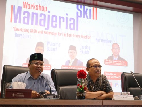 Dr. Taufik Hidayat, M.Kes., Psikolog, Kepala UPKK UIN Antasari saat menyampaikan laporan panitia (Foto:Humas/Achmad Magfur)