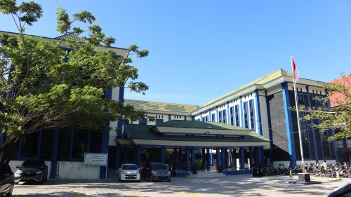 Gedung Pusat Sumber Belajar UIN Antasari, tempat laboratorium komputer berada di Kampus 1 Banjarmasin (Foto:Humas/Achmad Magfur)