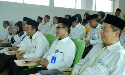 Jajaran pimpinan di lingkungan UIN Antasari saat menghadiri acara pembukaan (Foto:Humas/Hadi Rustami)